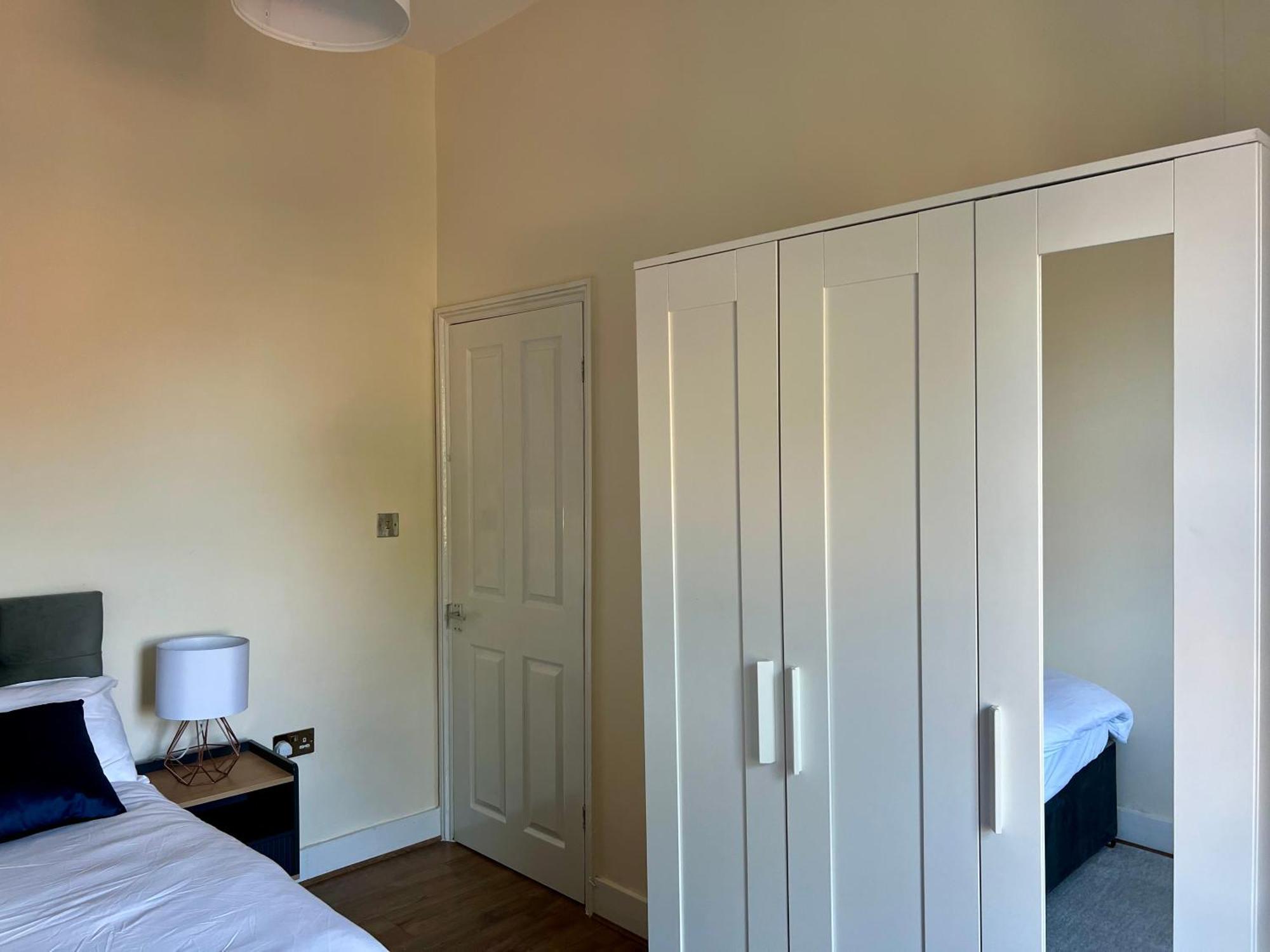 Two Bedroom Merton (Greater London)